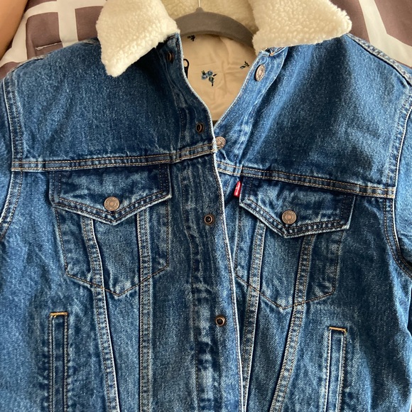 Levi’s Denim Jacket - Picture 3 of 3